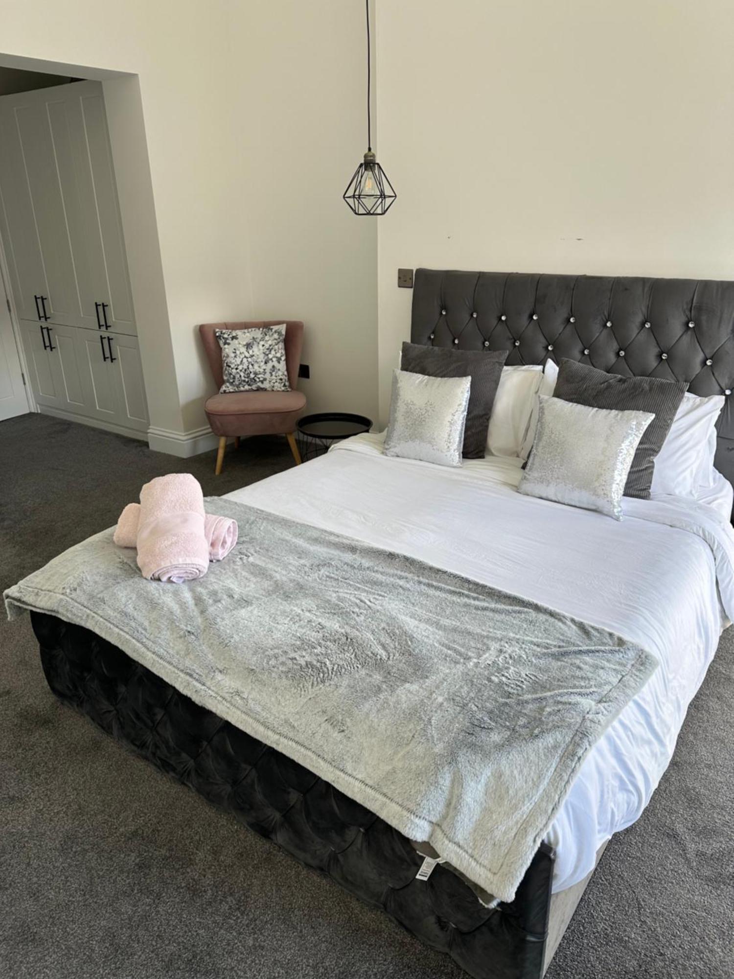 Black Horse Apartments แนร์สเบอเรอ ภายนอก รูปภาพ